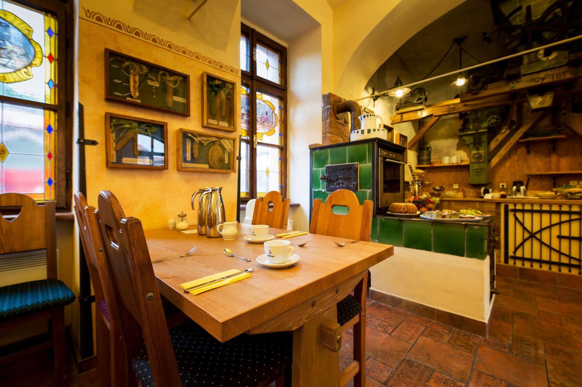 Hotel Selsky Dvur - Bohemian Village Courtyard Πράγα Εστιατόριο φωτογραφία