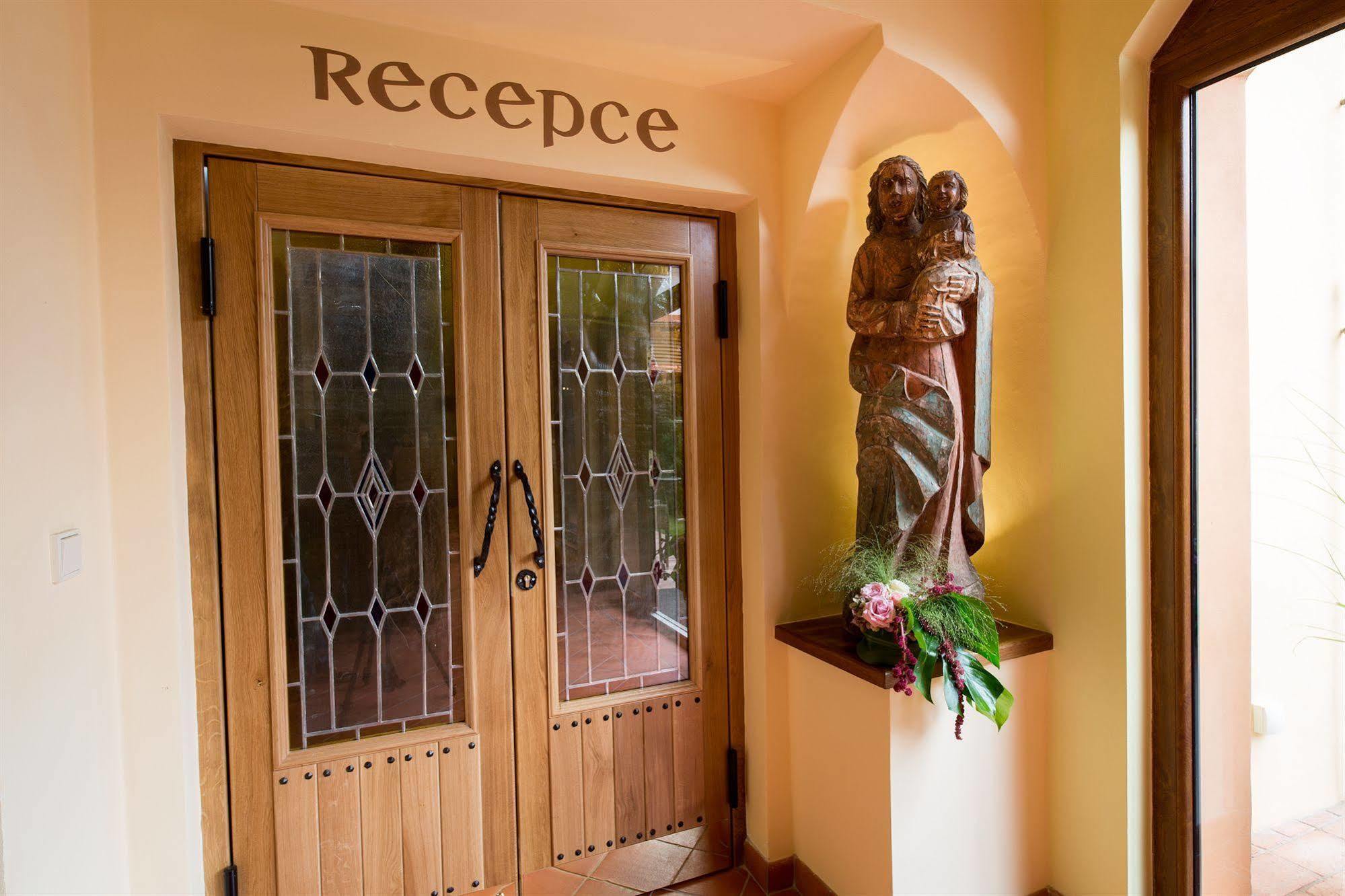 Hotel Selsky Dvur - Bohemian Village Courtyard Πράγα Εξωτερικό φωτογραφία